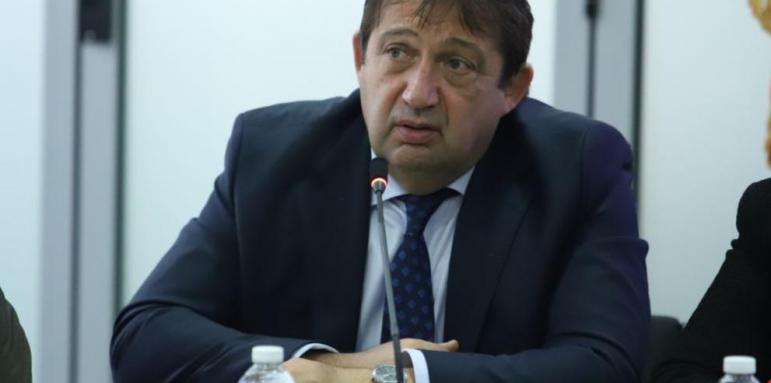 Опасни ли са сградите у нас? Говори министър